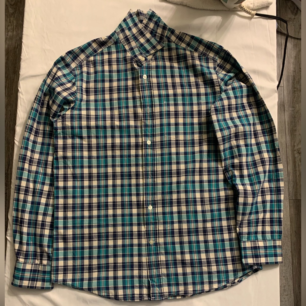 GAP classic fit button down flannel shirt
size M Green, Blue, White Cotton